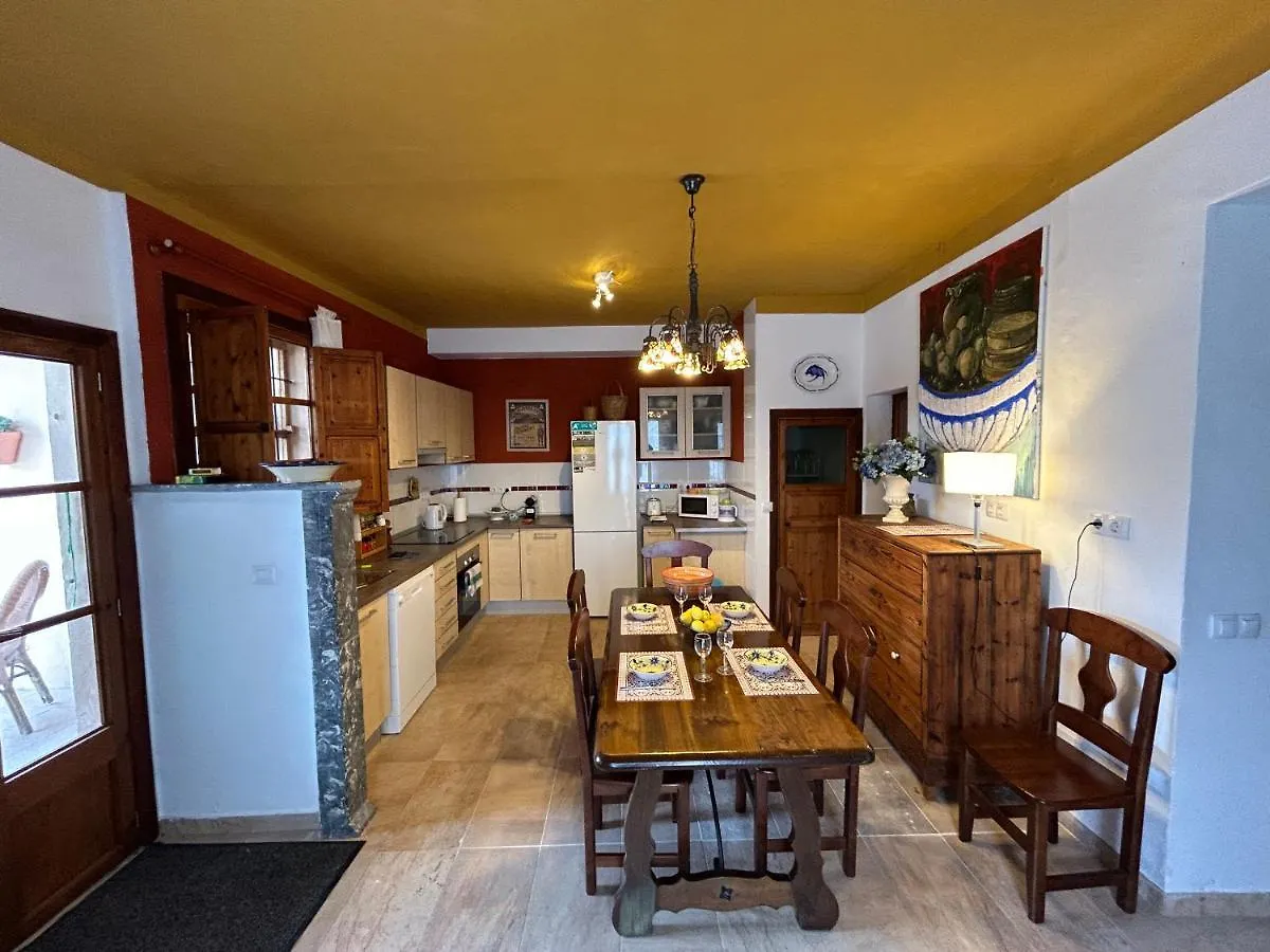 Casa Padrina Burballa María de la Salud 0*,